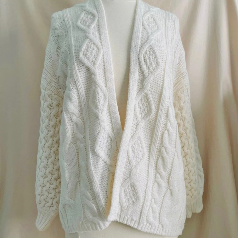 NWOT Cream White Cable Knit Cardigan